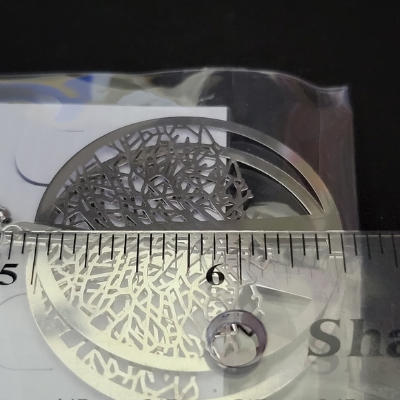 Silver or Golden Tree Leaf Circle Earrings - Picture 2 of 5